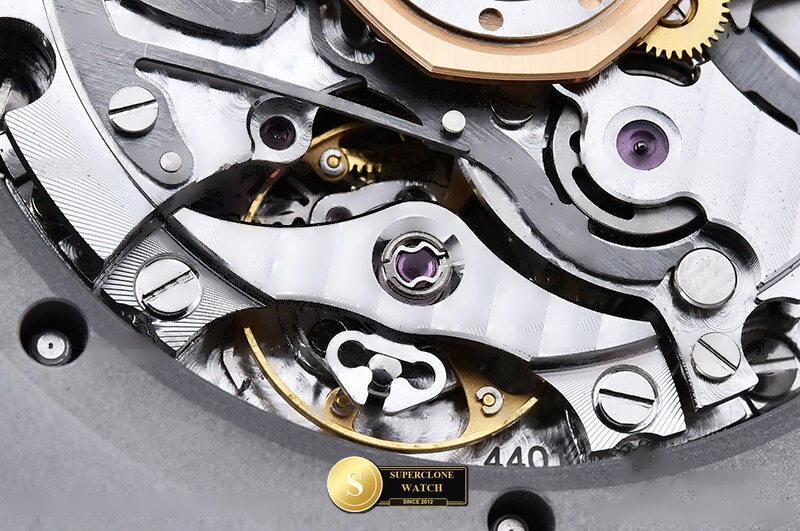 Audemars Piguet Ref. 26240 ZF - Crown Guard & Dial Lume Verification (Photo 22 of 28)