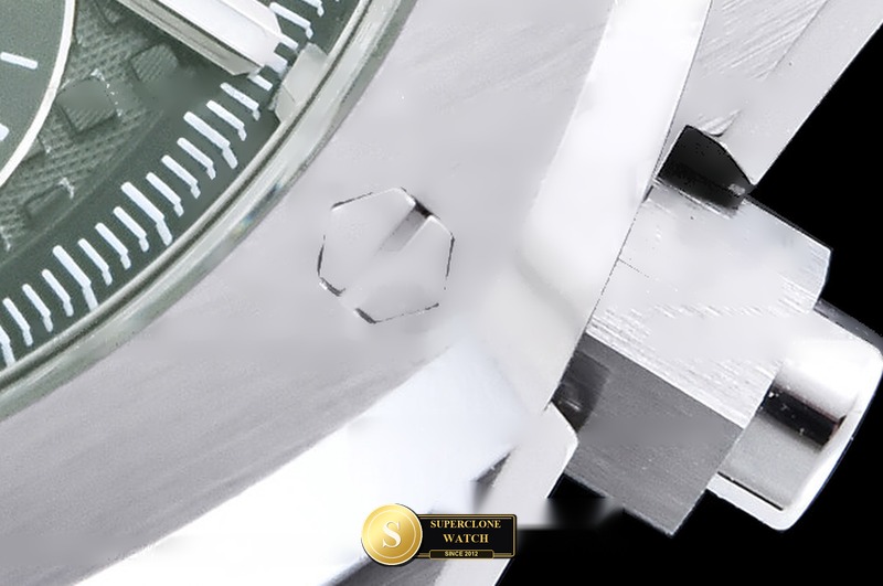 Audemars Piguet Ref. 26240 ZF - Crown Guard & Dial Lume Verification (Photo 10 of 28)