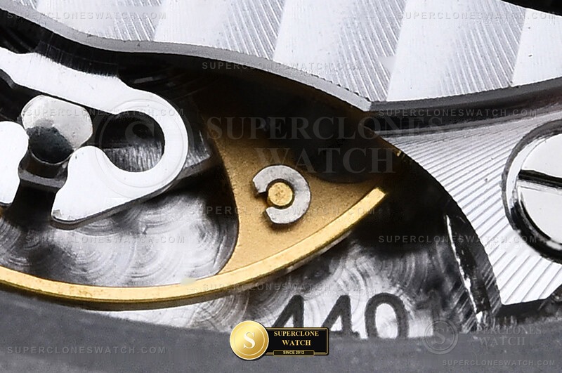 Audemars Piguet Ref. 26240 ZF - On-Wrist Presence & Case Thickness View (Photo 23 of 28)