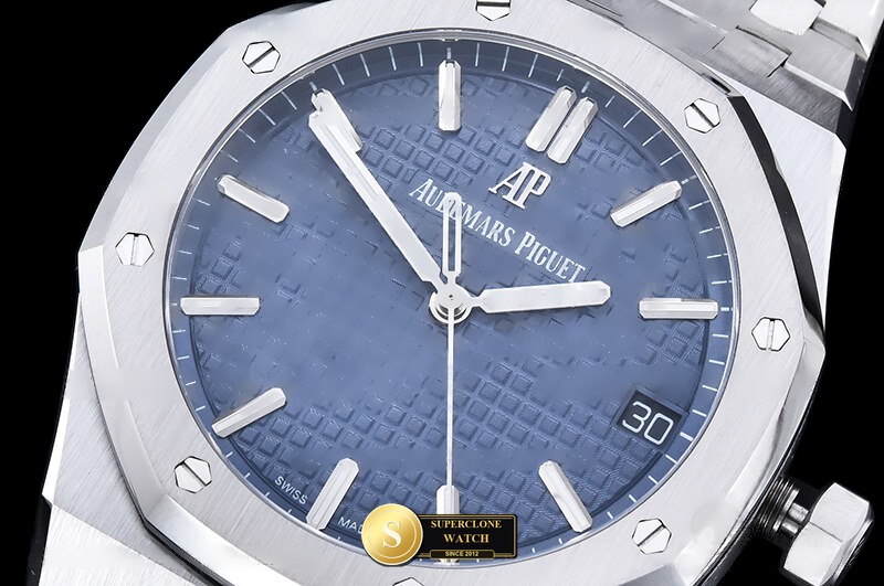 Audemars Piguet Ref. 15500 ZF - Lug-to-Lug & Rehaut Engraving View (Photo 5 of 33)