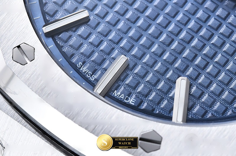 Audemars Piguet Ref. 15500 ZF - Crown Guard & Dial Lume Verification (Photo 10 of 33)