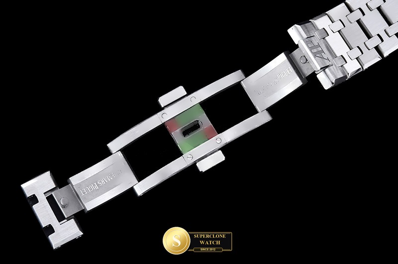 Audemars Piguet Ref. 15500 ZF - Crown Guard & Dial Lume Verification (Photo 12 of 33)