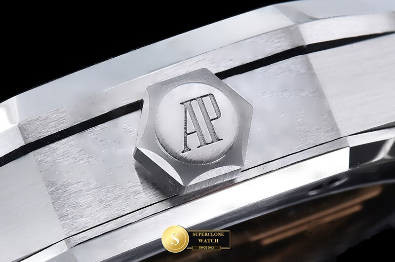 Audemars Piguet Ref. 15500 ZF - On-Wrist Presence & Case Thickness View (Photo 17 of 33)