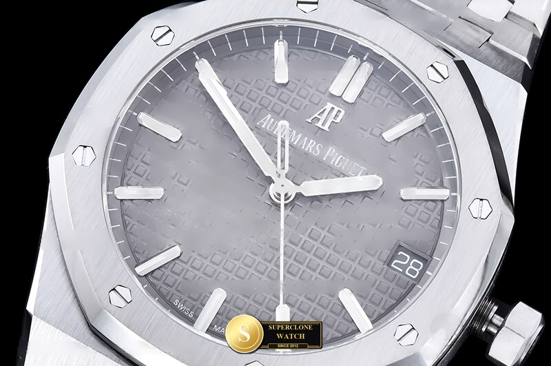 Audemars Piguet Ref. 15500 ZF - Lug-to-Lug & Rehaut Engraving View (Photo 5 of 33)