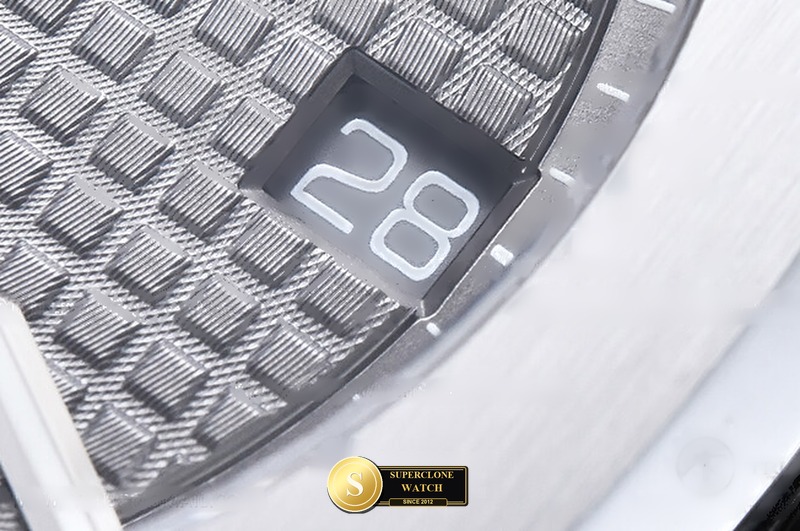 Audemars Piguet Ref. 15500 ZF - Crown Guard & Dial Lume Verification (Photo 8 of 33)