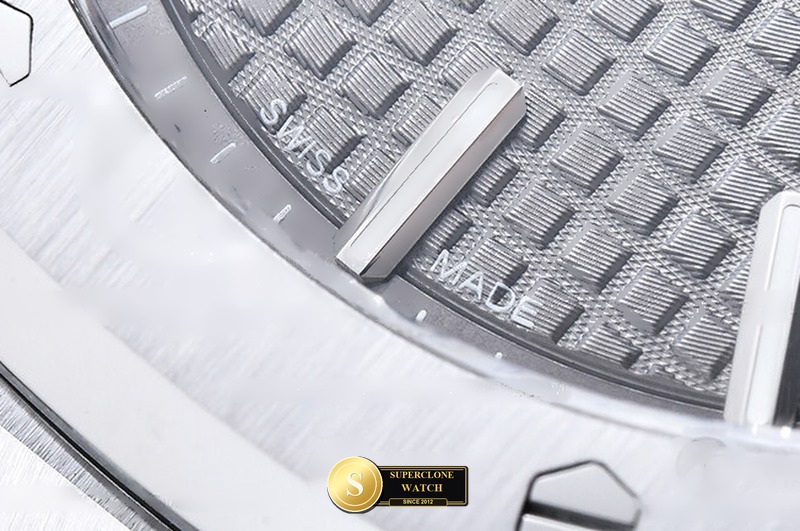 Audemars Piguet Ref. 15500 ZF - Crown Guard & Dial Lume Verification (Photo 10 of 33)