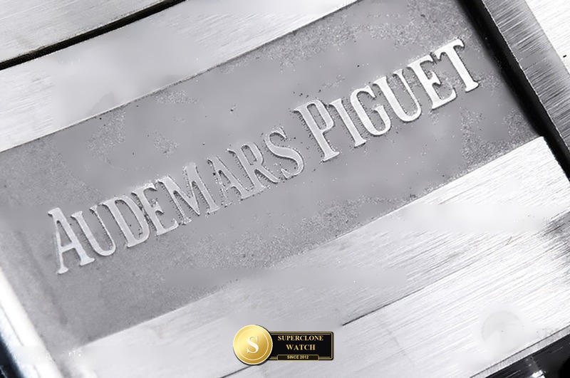Audemars Piguet Ref. 15500 ZF - Crown Guard & Dial Lume Verification (Photo 14 of 33)