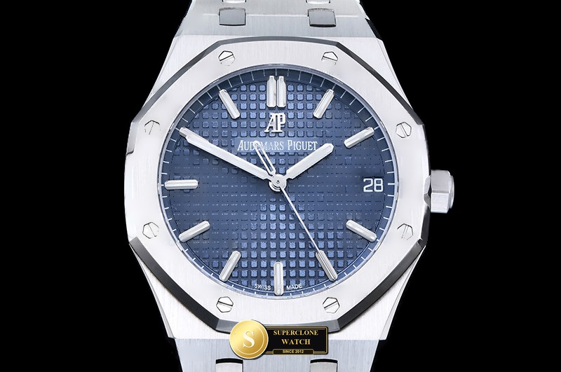 Audemars Piguet Ref. 15500 OCTA - Clasp & Solid 904L Bracelet Detail (Photo 3 of 29)