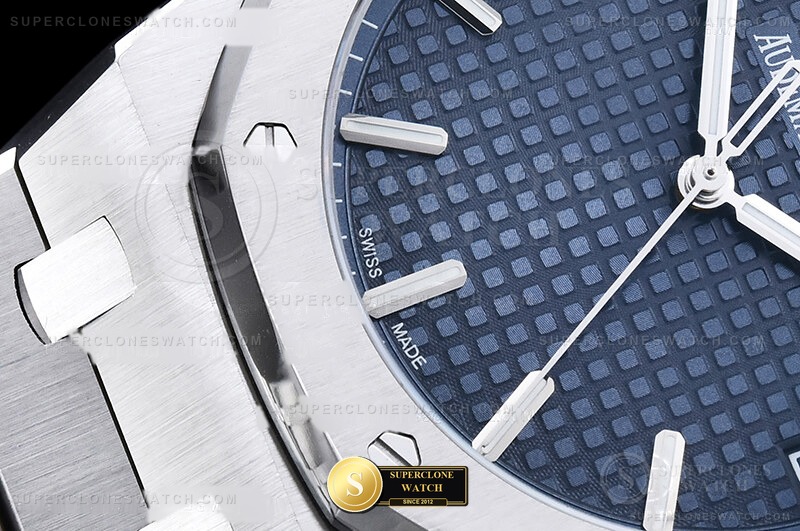 Audemars Piguet Ref. 15500 OCTA - On-Wrist Presence & Case Thickness View (Photo 7 of 29)