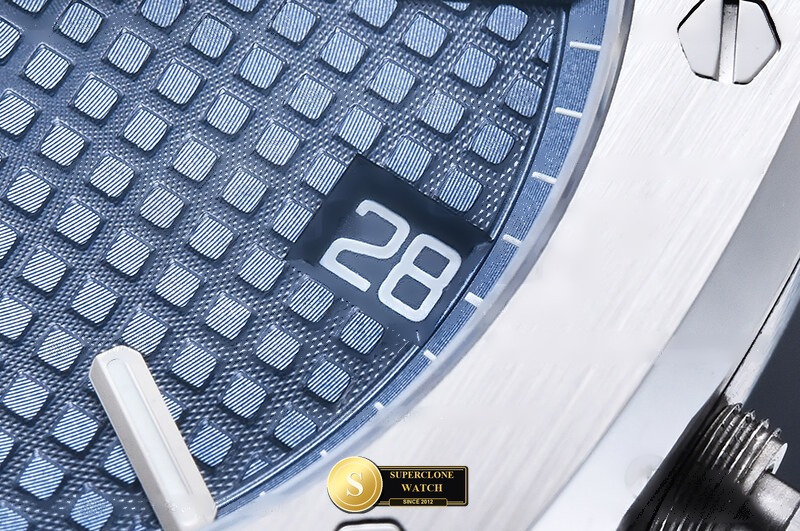 Audemars Piguet Ref. 15500 OCTA - Crown Guard & Dial Lume Verification (Photo 8 of 29)