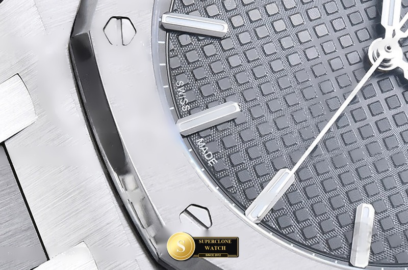Audemars Piguet Ref. 15500 OCTA - On-Wrist Presence & Case Thickness View (Photo 7 of 29)