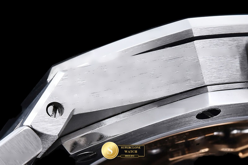 Audemars Piguet Ref. 15500 OCTA - Crown Guard & Dial Lume Verification (Photo 18 of 29)
