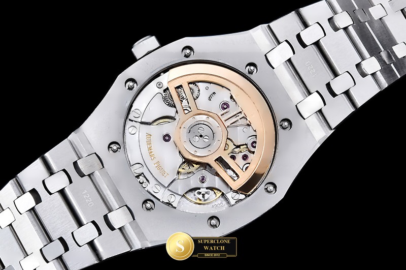 Audemars Piguet Ref. 15500 OCTA - On-Wrist Presence & Case Thickness View (Photo 21 of 29)