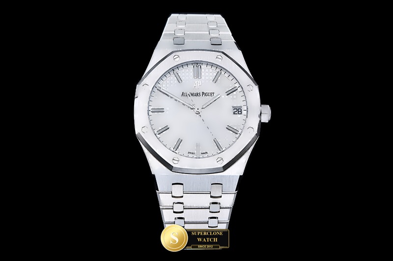 Audemars Piguet Ref. 15500 OCTA - Case Profile & Crown Architecture (Photo 2 of 29)