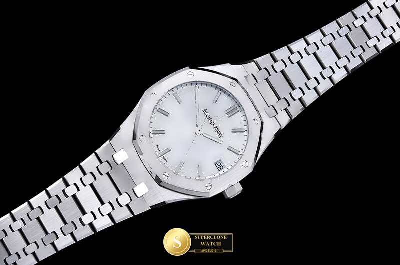 Audemars Piguet Ref. 15500 OCTA - Exhibition Caseback & Cloned Calibre Movement (Photo 4 of 29)
