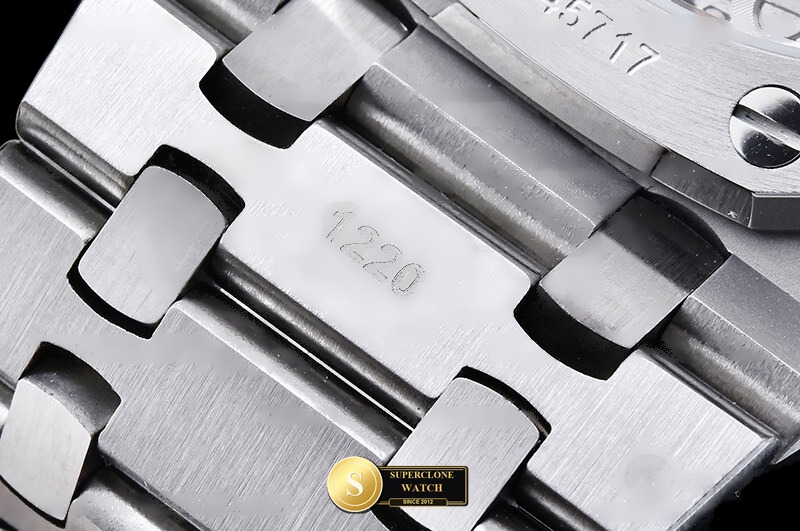 Audemars Piguet Ref. 15500 OCTA - On-Wrist Presence & Case Thickness View (Photo 19 of 29)