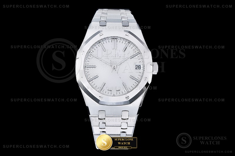 Audemars Piguet Ref. 15510 OCTA - Case Profile & Crown Architecture (Photo 2 of 23)
