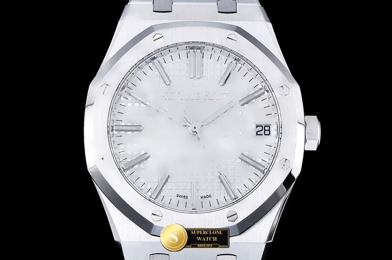 Audemars Piguet Ref. 15510 OCTA - Clasp & Solid 904L Bracelet Detail (Photo 3 of 23)