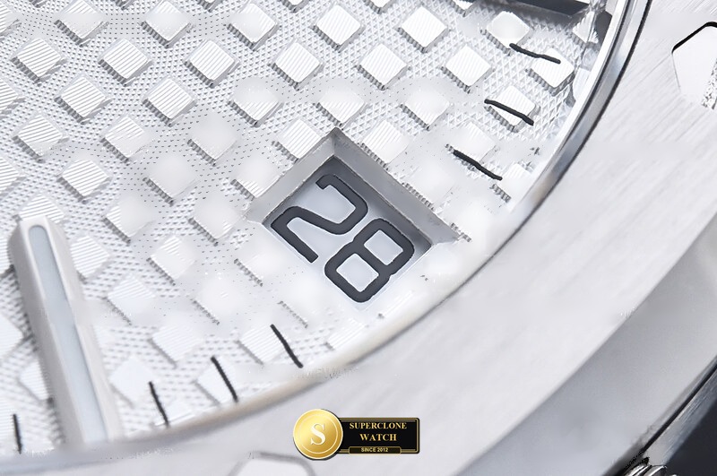 Audemars Piguet Ref. 15510 OCTA - Crown Guard & Dial Lume Verification (Photo 8 of 23)