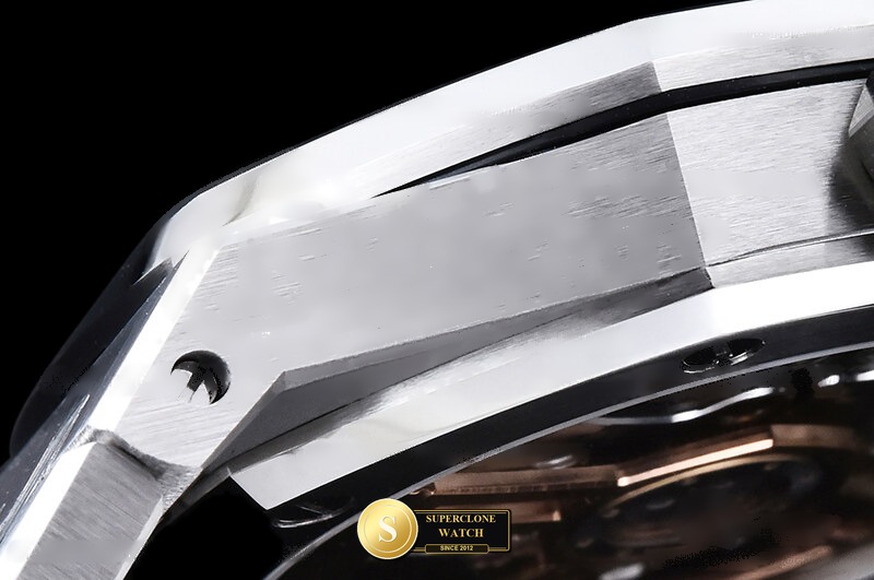 Audemars Piguet Ref. 15510 OCTA - Crown Guard & Dial Lume Verification (Photo 14 of 23)