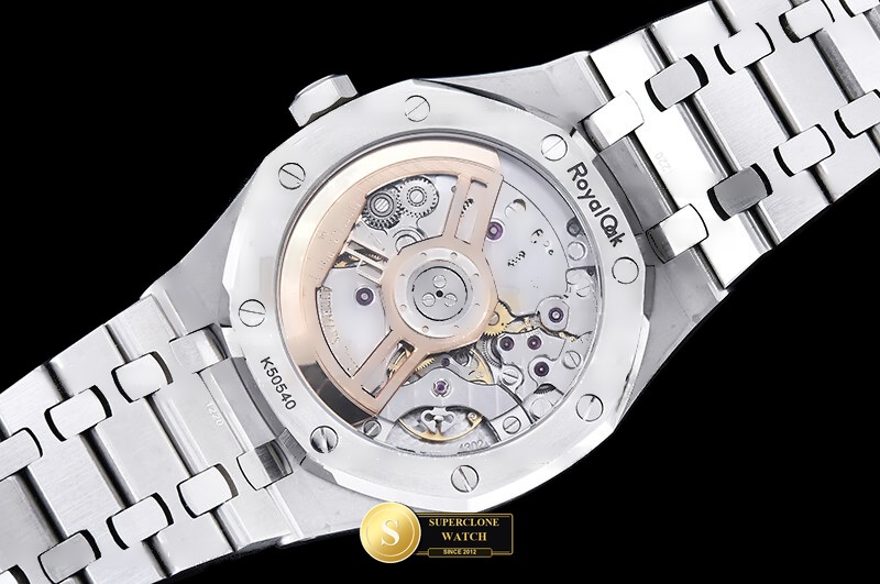 Audemars Piguet Ref. 15510 OCTA - On-Wrist Presence & Case Thickness View (Photo 15 of 23)