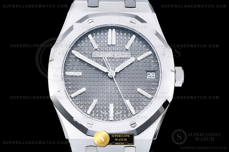 Audemars Piguet Ref. 15510 OCTA - Clasp & Solid 904L Bracelet Detail (Photo 3 of 23)