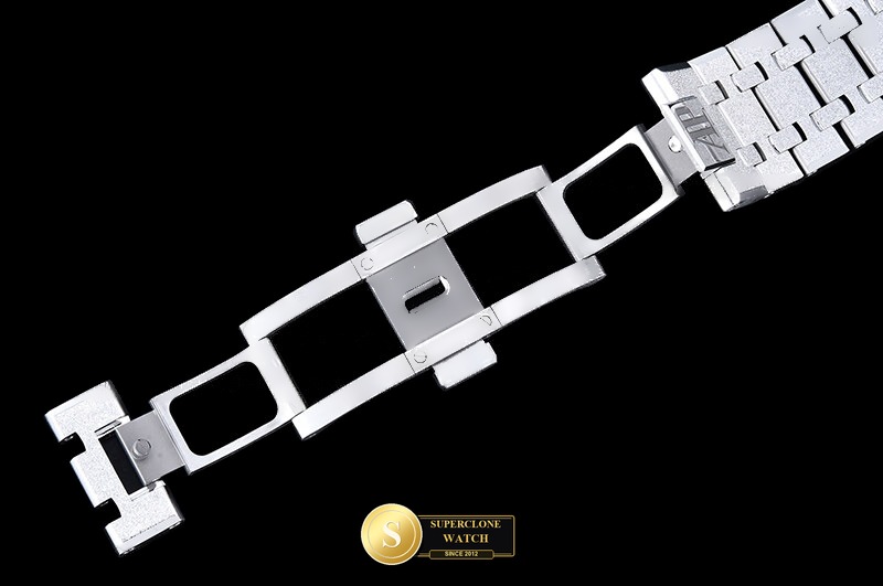 Audemars Piguet Ref. 26240 DDF - Crown Guard & Dial Lume Verification (Photo 12 of 27)