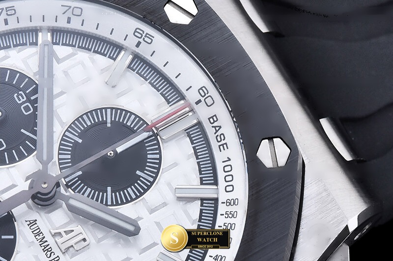 Audemars Piguet Ref. 26400 JF - Lateral Bezel & Sapphire Crystal Profile (Photo 6 of 26)