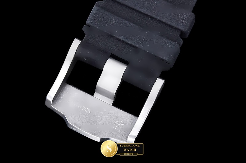 Audemars Piguet Ref. 26400 JF - On-Wrist Presence & Case Thickness View (Photo 11 of 26)