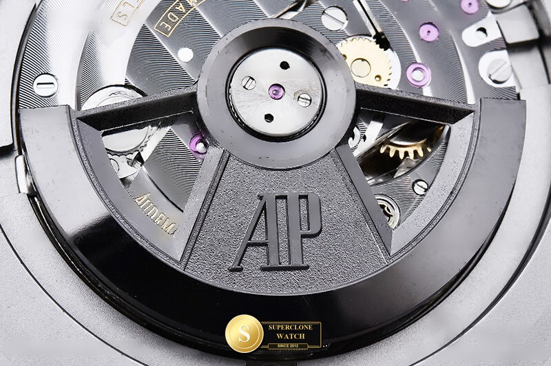 Audemars Piguet Ref. 26400 JF - On-Wrist Presence & Case Thickness View (Photo 21 of 26)