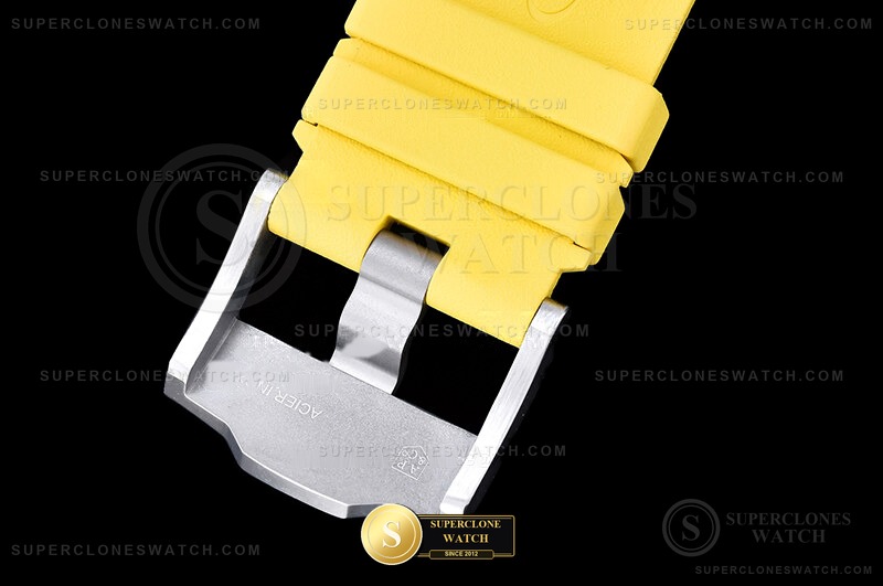 Audemars Piguet Ref. 26400 JF - On-Wrist Presence & Case Thickness View (Photo 11 of 25)