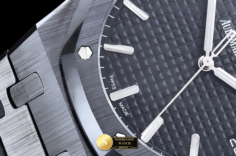 Audemars Piguet Ref. AP0982 ZF - On-Wrist Presence & Case Thickness View (Photo 7 of 30)