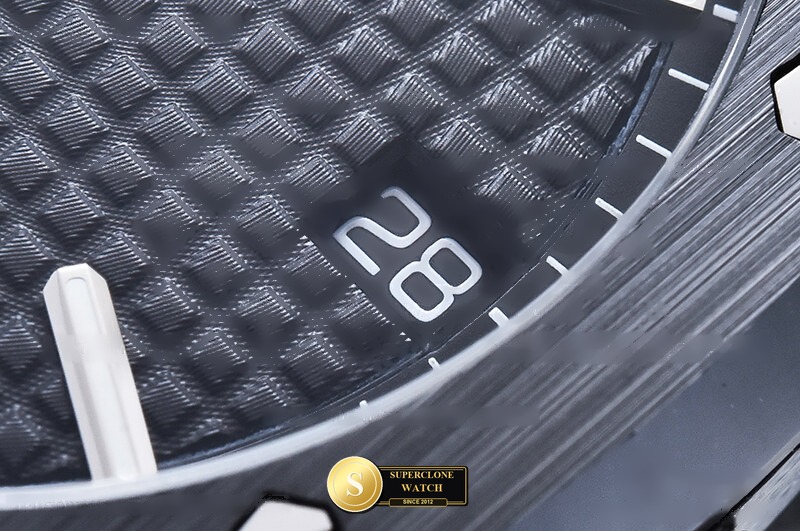 Audemars Piguet Ref. AP0982 ZF - Crown Guard & Dial Lume Verification (Photo 8 of 30)
