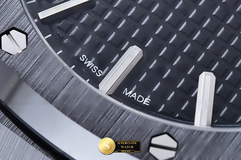 Audemars Piguet Ref. AP0982 ZF - On-Wrist Presence & Case Thickness View (Photo 9 of 30)