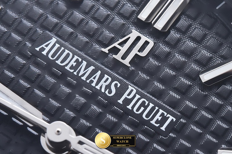 Audemars Piguet Ref. AP0982 ZF - Crown Guard & Dial Lume Verification (Photo 10 of 30)