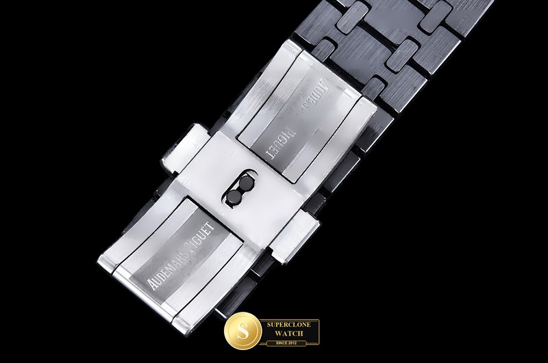 Audemars Piguet Ref. AP0982 ZF - On-Wrist Presence & Case Thickness View (Photo 13 of 30)