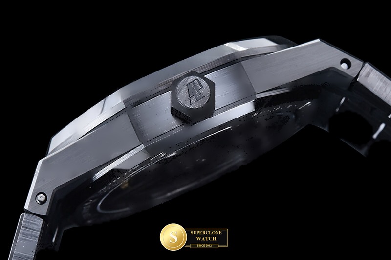 Audemars Piguet Ref. AP0982 ZF - Crown Guard & Dial Lume Verification (Photo 16 of 30)
