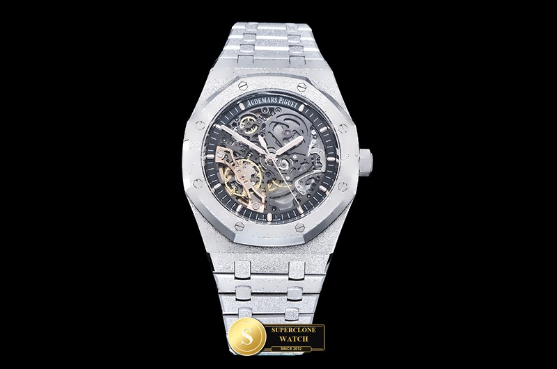 Audemars Piguet Ref. 15500 OCTA - Case Profile & Crown Architecture (Photo 2 of 28)