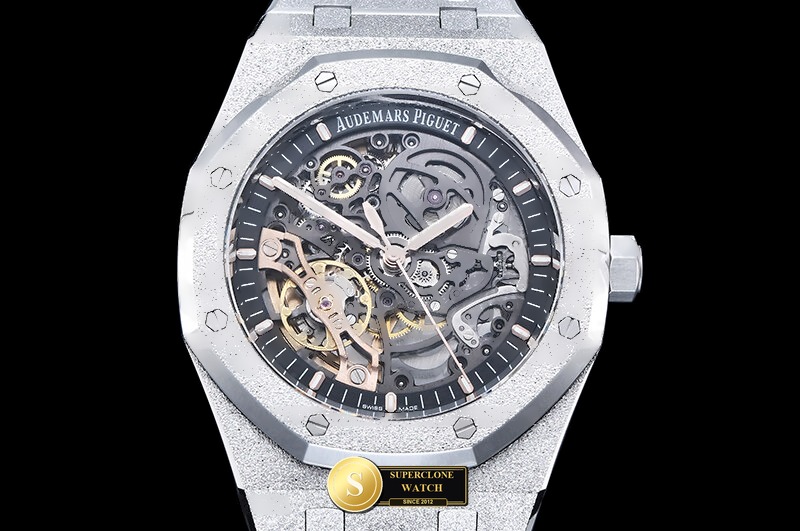 Audemars Piguet Ref. 15500 OCTA - Clasp & Solid 904L Bracelet Detail (Photo 3 of 28)