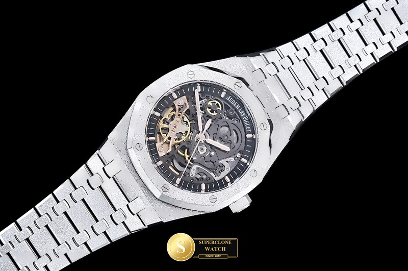 Audemars Piguet Ref. 15500 OCTA - Exhibition Caseback & Cloned Calibre Movement (Photo 4 of 28)