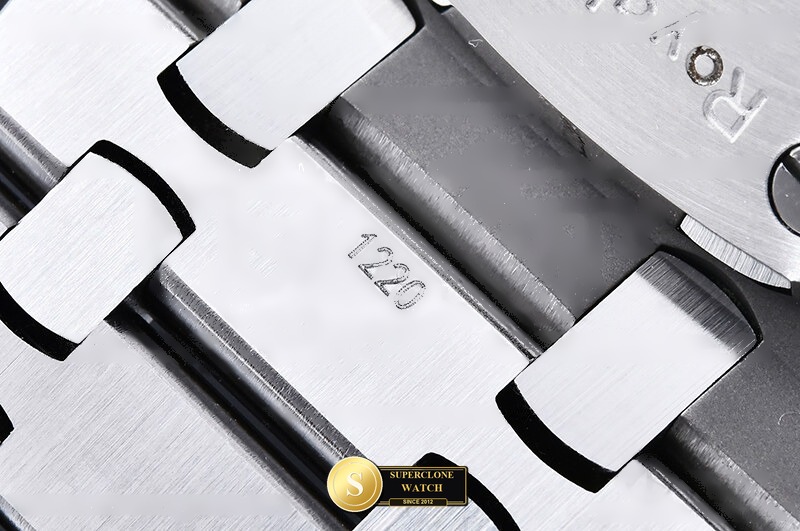 Audemars Piguet Ref. 15500 OCTA - On-Wrist Presence & Case Thickness View (Photo 13 of 28)