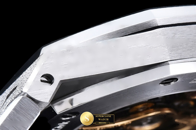 Audemars Piguet Ref. 15500 OCTA - Crown Guard & Dial Lume Verification (Photo 18 of 28)