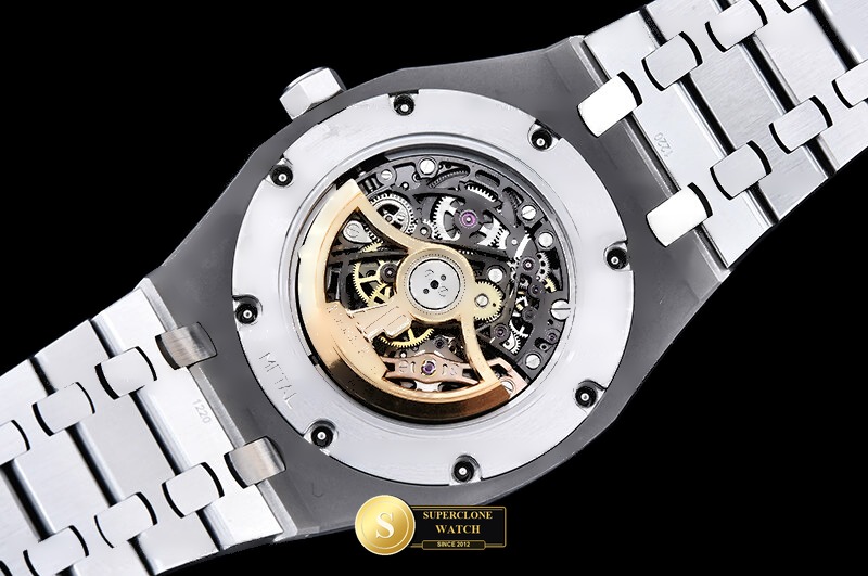 Audemars Piguet Ref. 15500 OCTA - On-Wrist Presence & Case Thickness View (Photo 21 of 28)