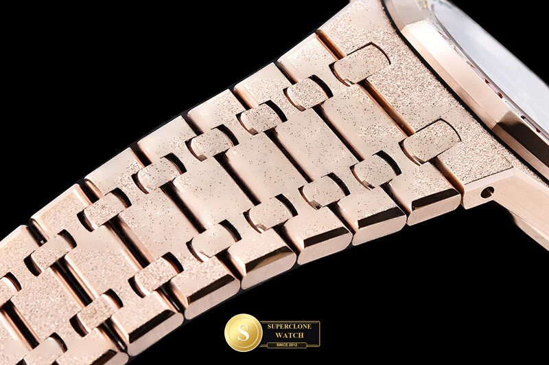 Audemars Piguet Ref. AP0929A ZF - On-Wrist Presence & Case Thickness View (Photo 13 of 28)