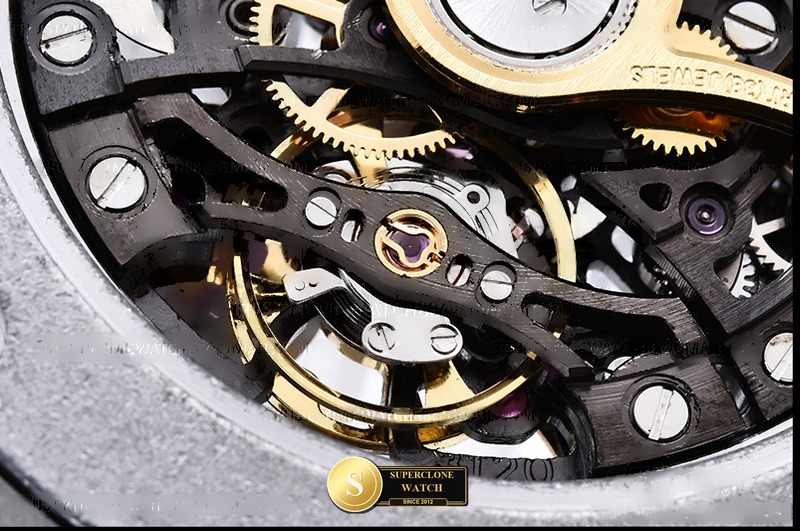Audemars Piguet Ref. AP0870 ZF - On-Wrist Presence & Case Thickness View (Photo 21 of 25)