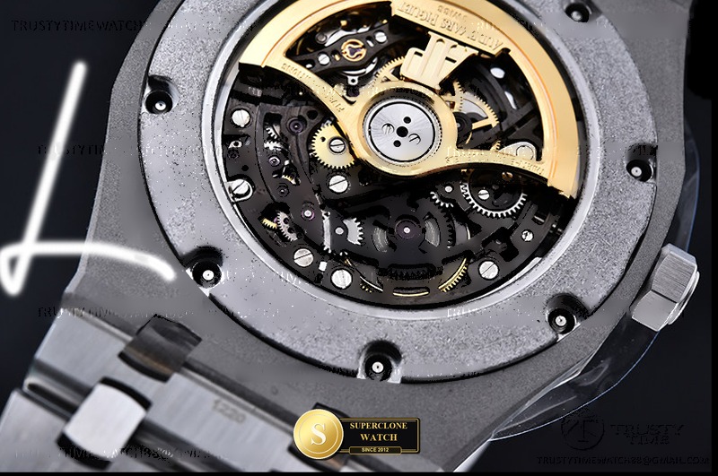 Audemars Piguet Ref. AP0870 ZF - On-Wrist Presence & Case Thickness View (Photo 23 of 25)