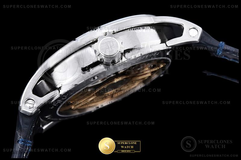 Audemars Piguet Ref. AP0880B APSF - On-Wrist Presence & Case Thickness View (Photo 11 of 23)