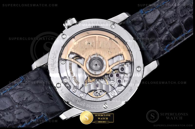 Audemars Piguet Ref. AP0880B APSF - On-Wrist Presence & Case Thickness View (Photo 13 of 23)