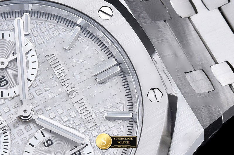 Audemars Piguet Ref. 26240 ZF - Lateral Bezel & Sapphire Crystal Profile (Photo 6 of 24)