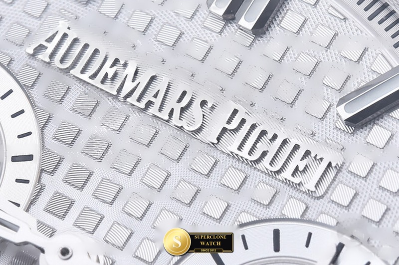 Audemars Piguet Ref. 26240 ZF - Crown Guard & Dial Lume Verification (Photo 8 of 24)